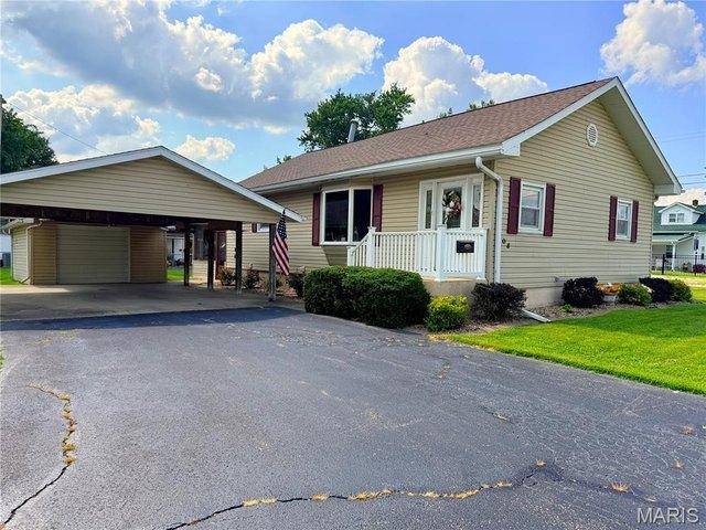 House for sale in Gillespie, Illinois
