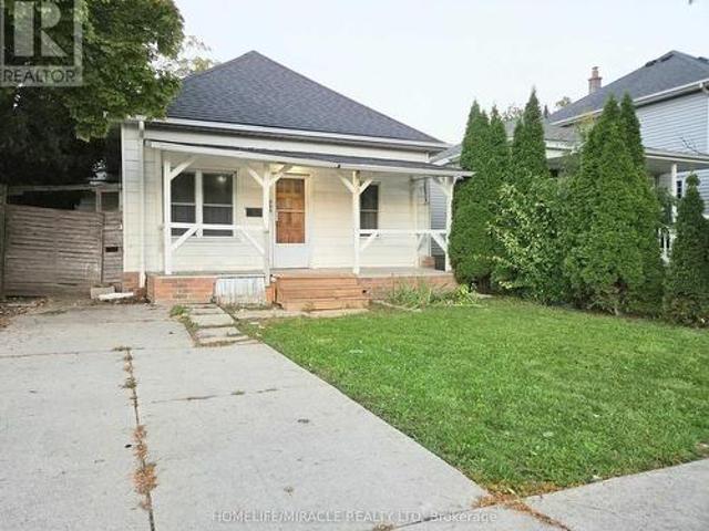 House for sale in City Centre, Windsor