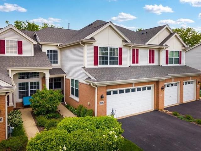 Townhouse for sale in Naperville, Illinois