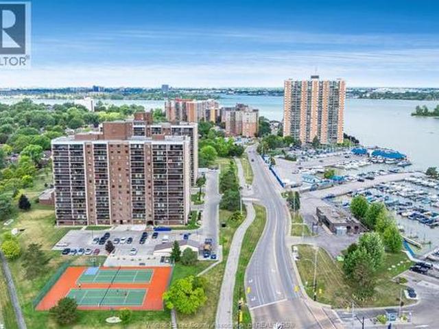 Condo for sale in Riverside, Windsor