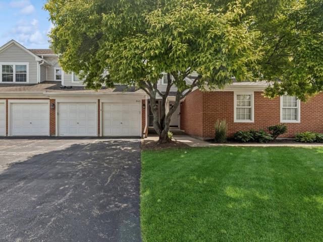 Townhouse for sale in Vernon Hills