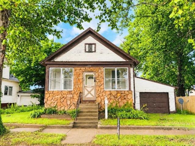 House for sale in Beardstown, Illinois
