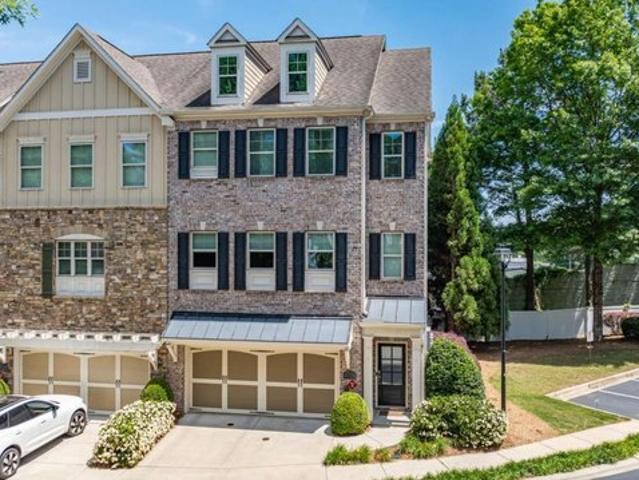 Townhouse for sale in Sandy Springs, Georgia