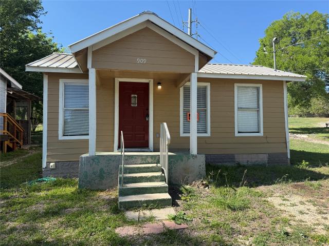 House for sale in Lockhart, Texas