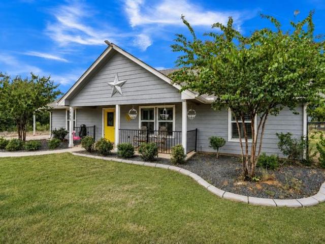 House for sale in Poolville, Parker County