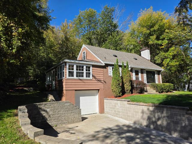 House for sale in Highland, Saint Paul
