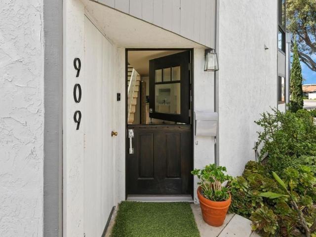 Townhouse for sale in Coronado, California