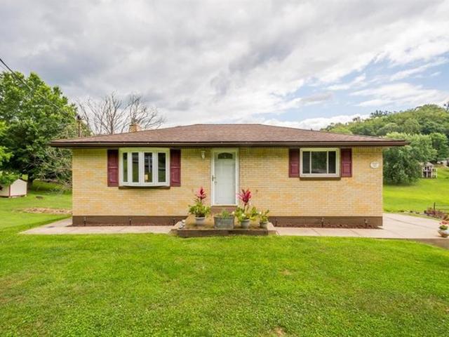 House for sale in Elizabeth, Pennsylvania