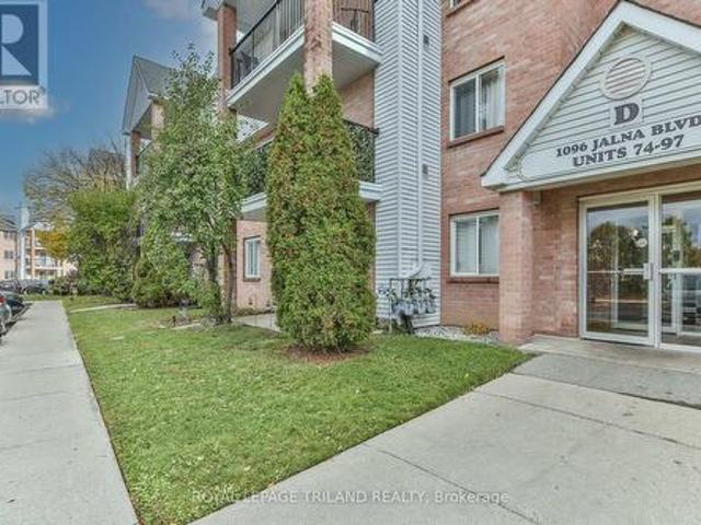 Condo for sale in Arva, Ontario