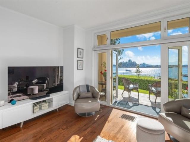 House for sale in Victoria West, Victoria