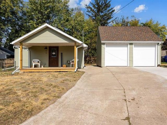 House for sale in Linn, Iowa
