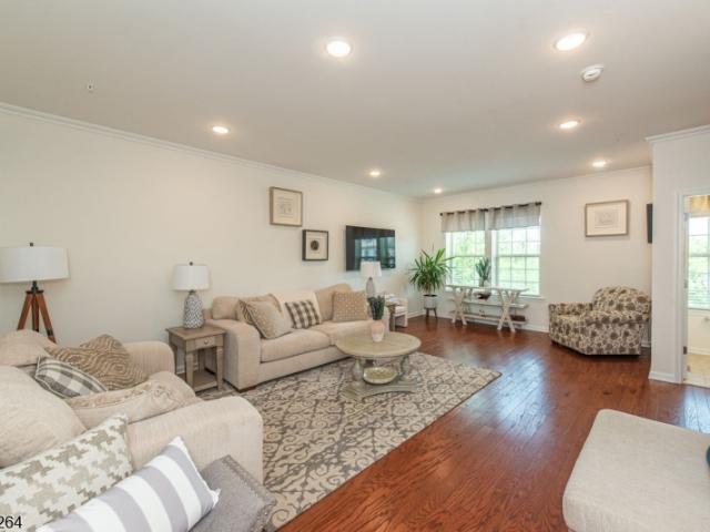 Townhouse for sale in Randolph, New Jersey