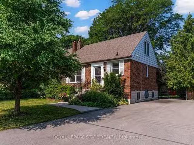 House for sale in Ancaster, Ontario