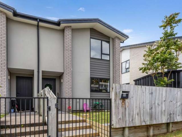 Townhouse for sale in Hillsborough, Taranaki
