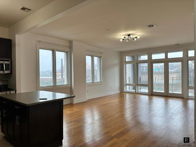 Condo for sale in Arverne, New York