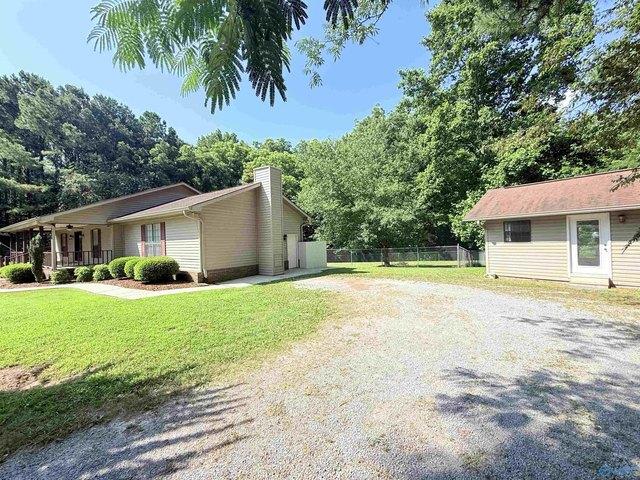House for sale in Arab, Alabama