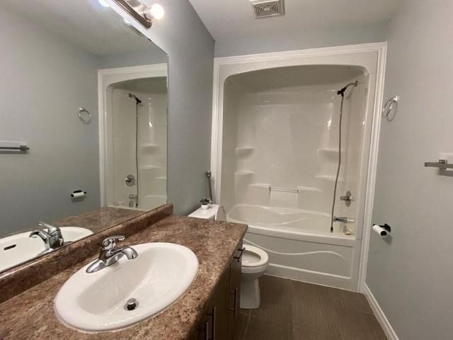 House for rent in Hamilton, Golden Horseshoe