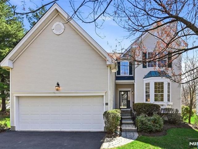 Condo for sale in Cedar Grove, New Jersey