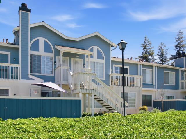 Condo for sale in Hercules, California