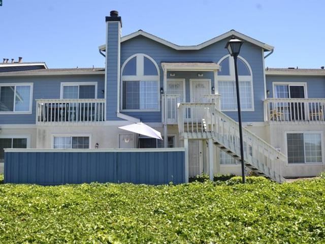 Condo for sale in Hercules, California