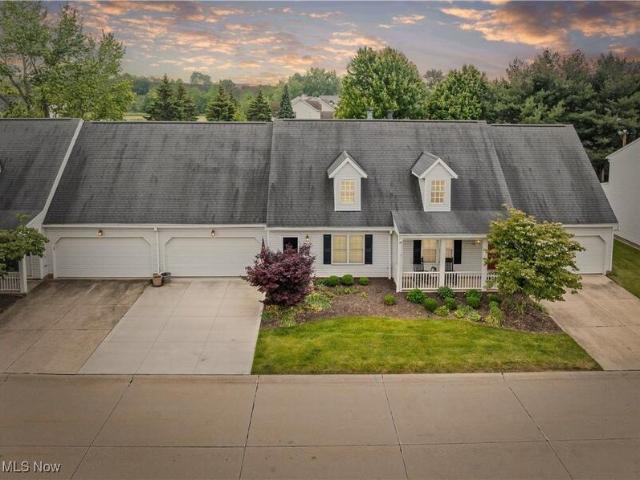 Condo for sale in Medina