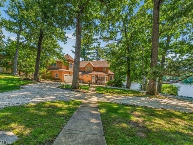 House for sale in Hopatcong, Sussex County