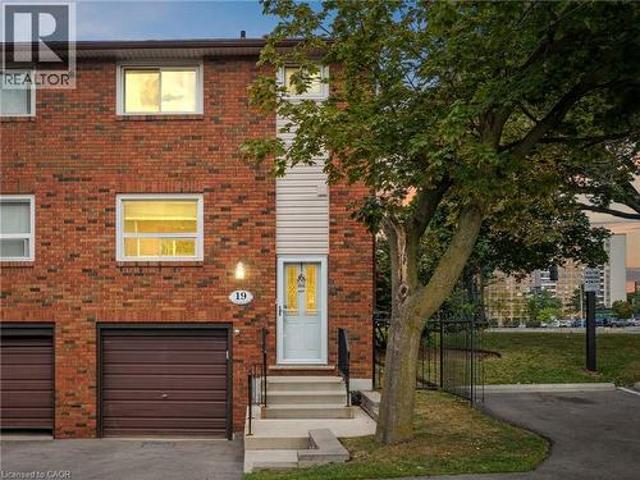 Townhouse for sale in Ancaster, Ontario