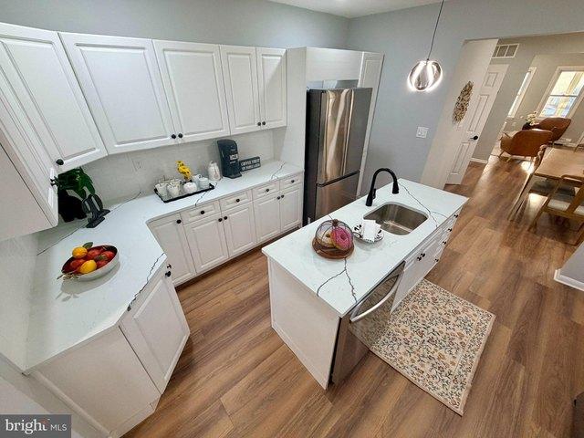 Townhouse for sale in Monmouth, New Jersey