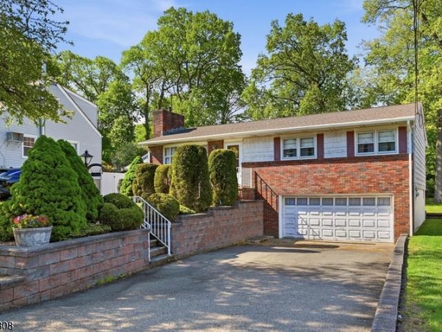 House for sale in Oakland, New Jersey