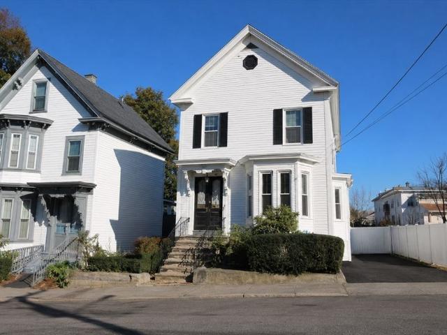 Apartment for rent in Lowell, Massachusetts