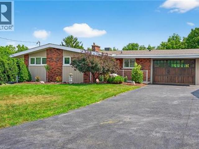 House for sale in Ancaster, Ontario