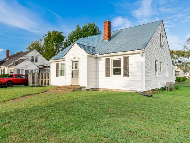 House for sale in Scottsburg, Scott County