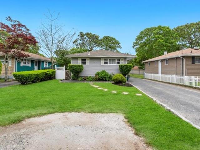House for sale in Centereach, New York