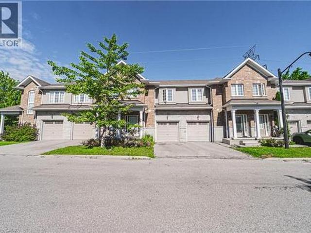 Townhouse for rent in Ancaster, Ontario