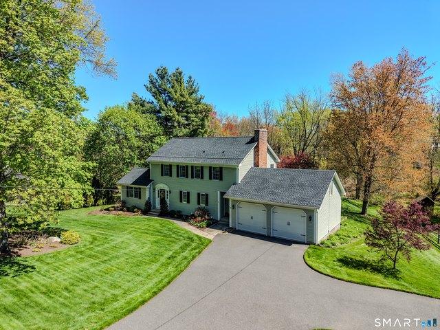 House for sale in Suffield, Connecticut