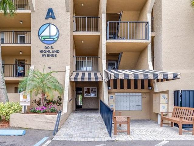Condo for sale in Tarpon Springs, Florida