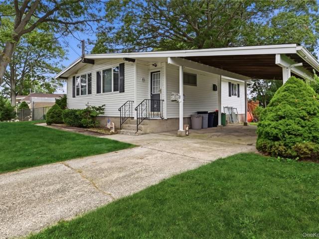 House for sale in Centereach, New York