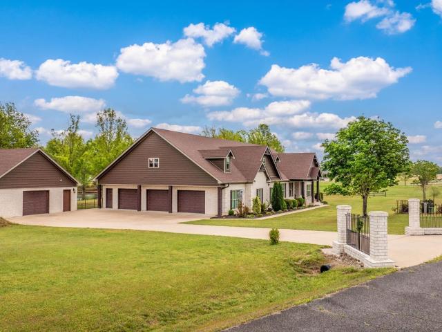 House for sale in Ark