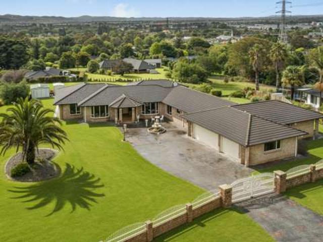 House for sale in Awhitu