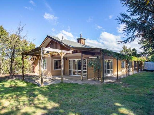 House for sale in Otakou