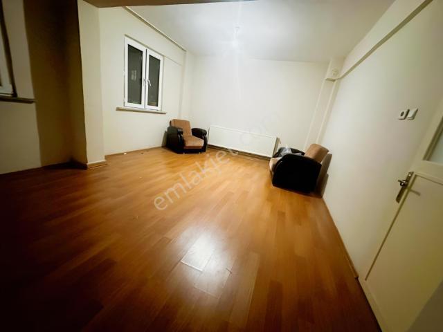 Yenibosna Merkez Mahallesi, Bahçelievler içerisinde kiralık mülk