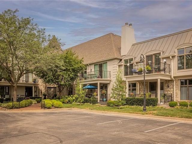 Condo for sale in Kansas
