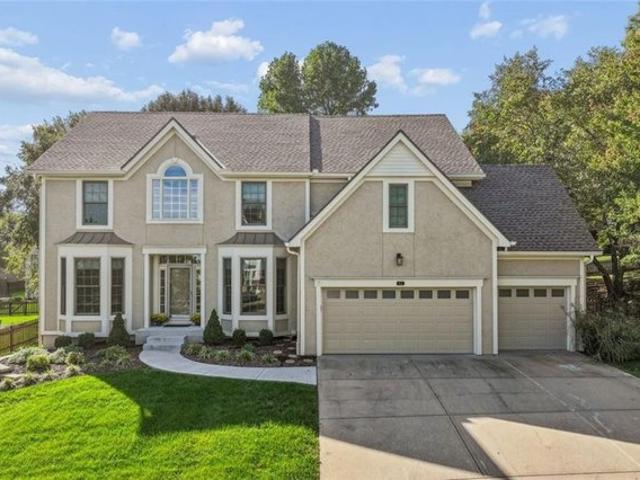 House for sale in Heatherwood, Overland Park