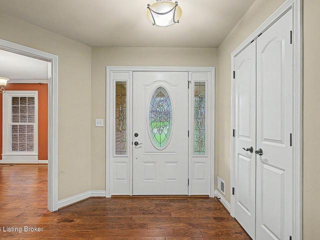 House for sale in Pewee Valley, Oldham County