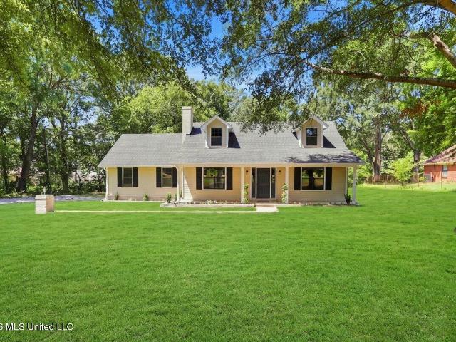 House for sale in Nesbit, Mississippi