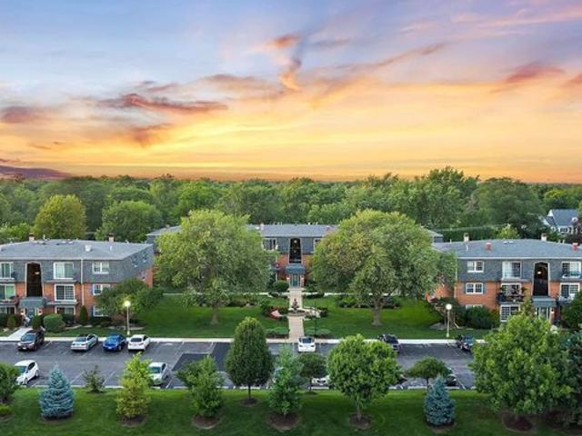 Condo for rent in La Grange, Illinois