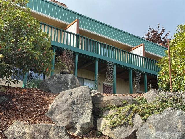 House for sale in Raymond, Washington