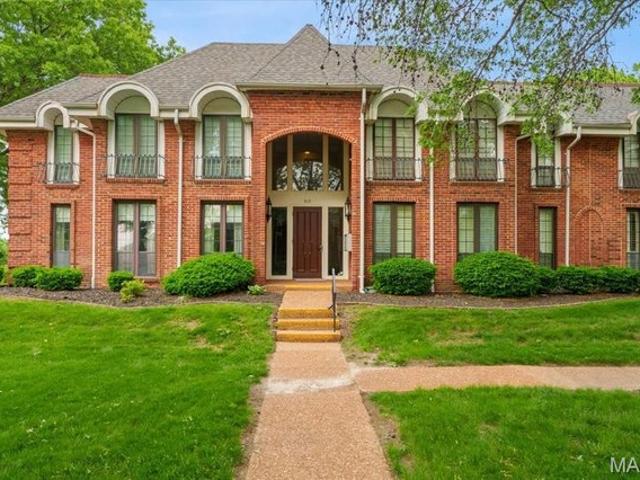 Condo for sale in Ballwin, Missouri