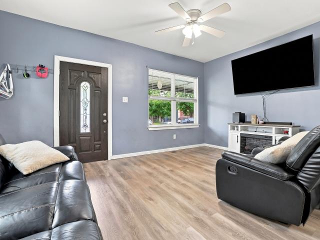 House for sale in Near Eastside, Camby