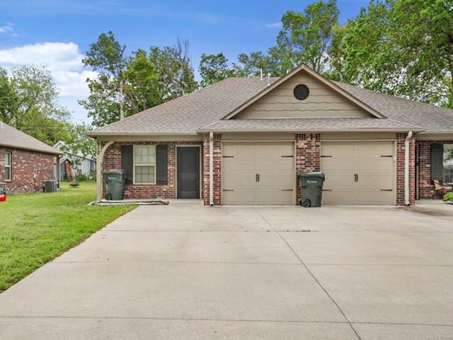 Townhouse for sale in Rogers, Oklahoma